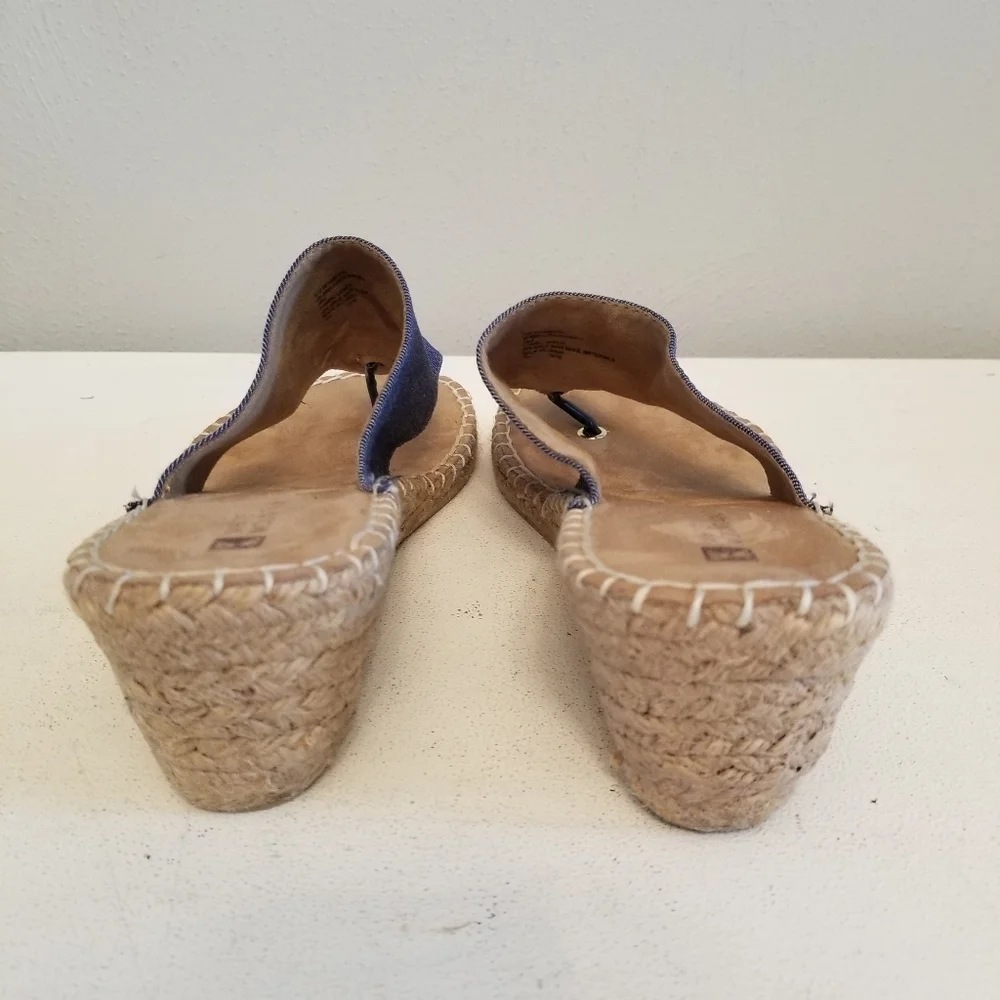 % White mountain sandals - sz 9 - run narrow!